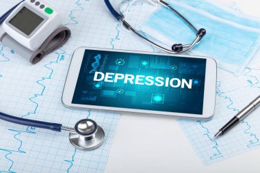 Tablet bilgisayar ve tıbbi malzemeler.