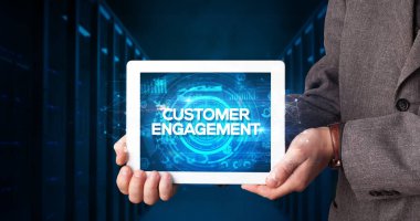 Tablet tutan kişi, iş konsepti