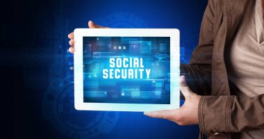 Tablet tutan kişi, güvenlik kavramı