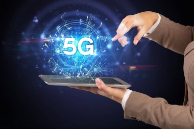 Kısaltmalı dokunmatik ekranın yakın plan görüntüsü.