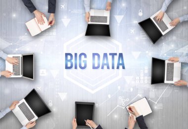 Ofiste Çalışan Meşgul İnsanlar Grubu, teknoloji konsepti