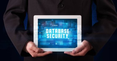 Tablet tutan kişi, güvenlik kavramı