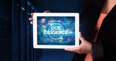 Tablet tutan kişi, iş konsepti