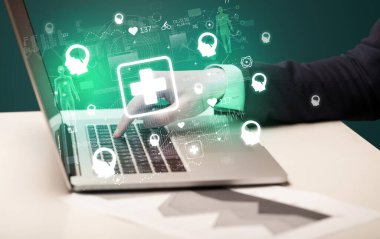 İnternette tıbbi sorunlar için el taraması