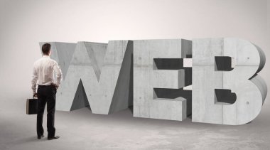 Önde duran bir işadamının arkadan görünüşü