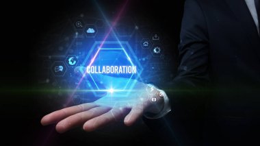 Toplumsal yazıyı tutan adam.