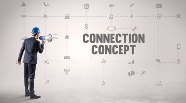 Yeni bir sosyal medya üzerinde çalışan mühendis