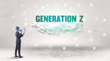 Sosyal medya konsepti üzerinde çalışan mühendis