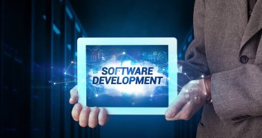 Tablet tutan kişi, teknoloji konsepti