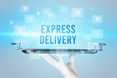 Garson online alışveriş konsepti sunuyor.