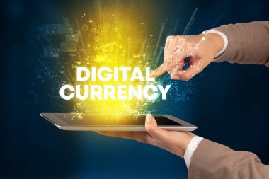 Yazılı dokunmatik ekranın yakın plan görüntüsü