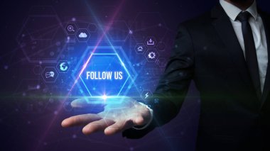 Toplumsal yazıyı tutan adam.