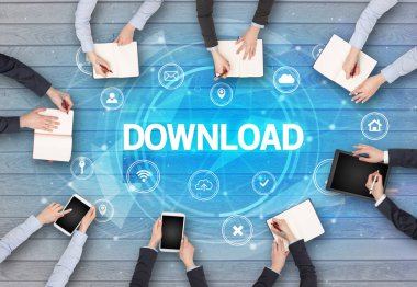 Bir grup insan toplantı yapıyor.