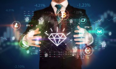 Para birimi sembolleri taşıyan bir işadamı