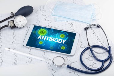Yazılı bir tablet pc 'nin yakın görüntüsü
