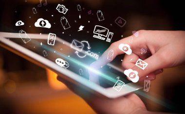 Elle çizilmiş simgelerle dokunmatik ekranı kapat