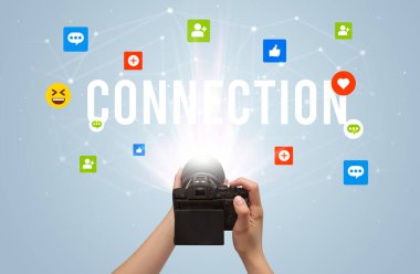 Sosyal medya içeriğini yakalamak için kamera kullanılıyor