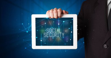 Tablet tutan kişi, güvenlik kavramı