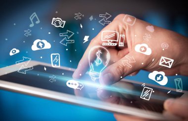 Elle çizilmiş simgelerle dokunmatik ekranı kapat