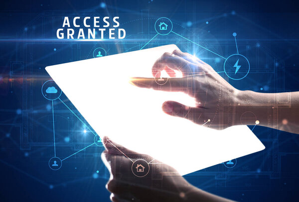 Проведение футуристического планшета, концепция безопасности