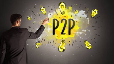 Adam renkli ampul çiziyor.