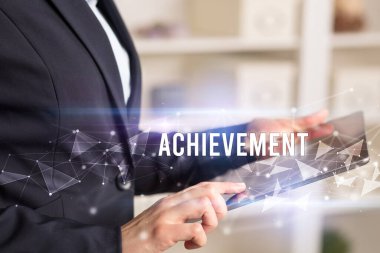 Tablet kullanarak elleri kapat