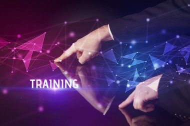 İş adamı dev ekrana dokunuyor