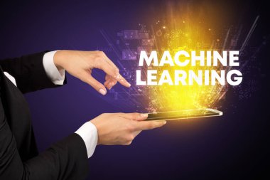 Yazılı dokunmatik ekranın yakın plan görüntüsü