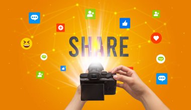 Sosyal medya içeriğini yakalamak için kamera kullanılıyor