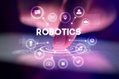 Web teknolojisi simgeleriyle tablete dokunmak