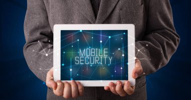 Tablet tutan kişi, güvenlik kavramı
