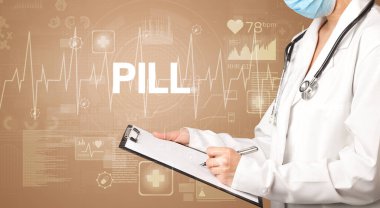 Genç doktor notlar yazıyor.