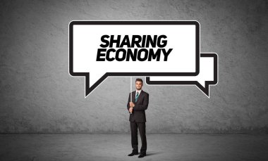 İş adamı, günlük trafik tabelasında.