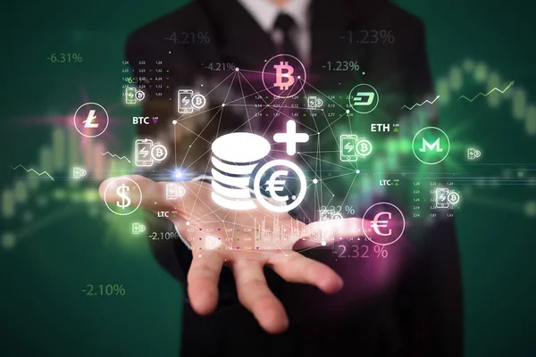 Üzletember birtokában valuta szimbólumok koncepció — Stock Fotó