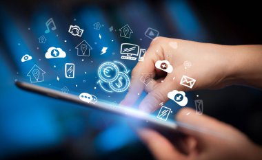 Elle çizilmiş simgelerle dokunmatik ekranı kapat