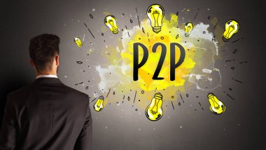 Adam renkli ampul çiziyor.