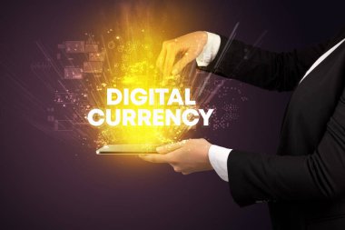 Yazılı dokunmatik ekranın yakın plan görüntüsü