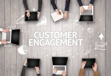 Ofiste Çalışan Meşgul İnsanlar Grubu