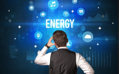 Bir iş adamının arkadan görünüşü