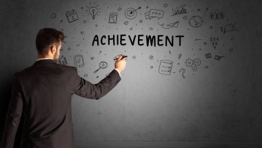 İş adamı yaratıcı bir fikir çiziyor.