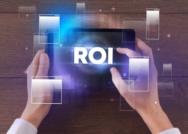 El tutuş tabletinin yakın plan görüntüsü