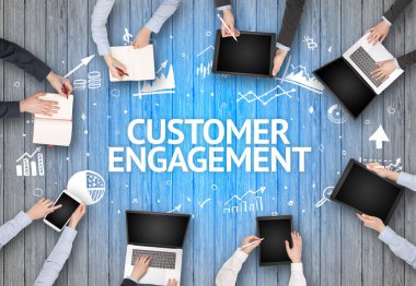 Ofiste Çalışan Meşgul İnsanlar Grubu