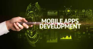 El ele tutuşan kablosuz çevre, modern teknoloji kavramı