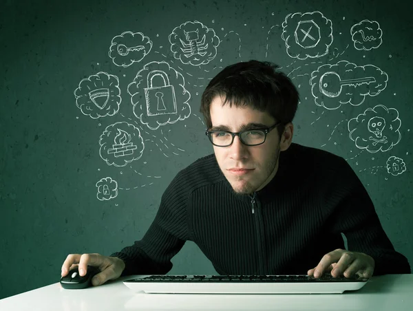 Giovane hacker nerd con virus e pensieri di hacking — Foto Stock