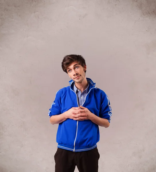 Retrato de um jovem com espaço de cópia vazio — Fotografia de Stock