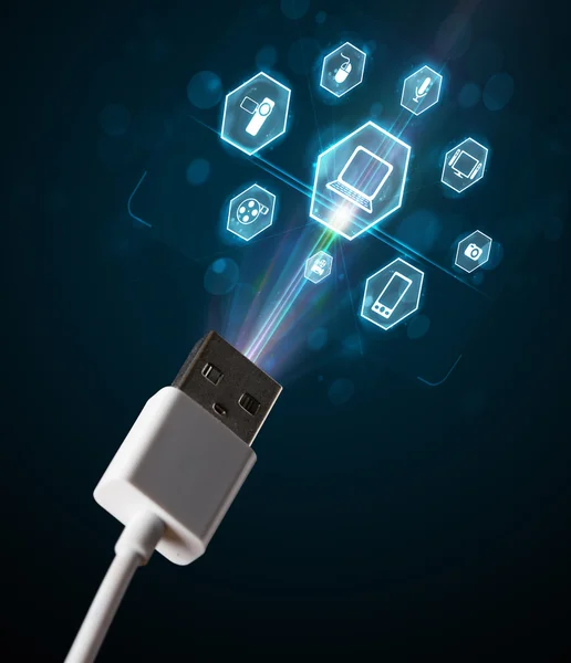 Cable eléctrico con iconos multimedia — Foto de Stock