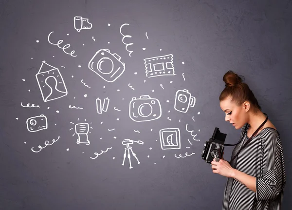 Fotógrafa chica disparando iconos de fotografía — Foto de Stock