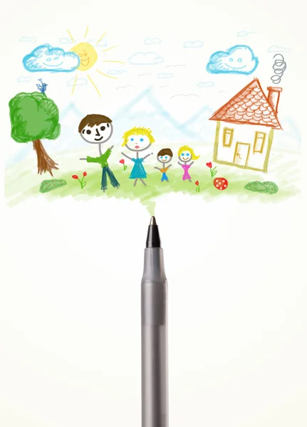 ペンのクローズ アップは、家族の図面 — ストック写真