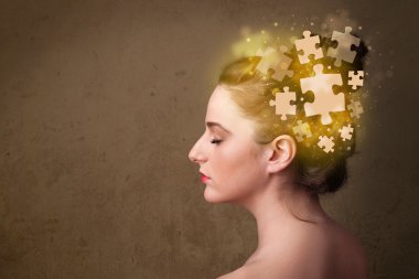 Genç insan parlak bir bulmaca zihniyetiyle düşünüyor