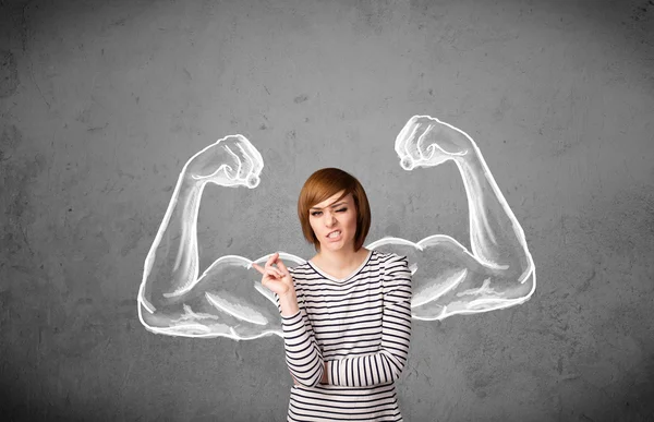 Femeie tânără cu brațe puternice cu mușchi — Fotografie, imagine de stoc